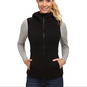 The Northern Face Reversible Caroluna vest